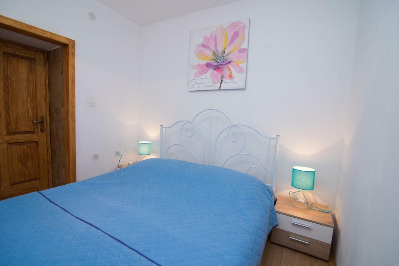 Andjelka B4-Blue Lägenhet Mali Lošinj Exteriör bild